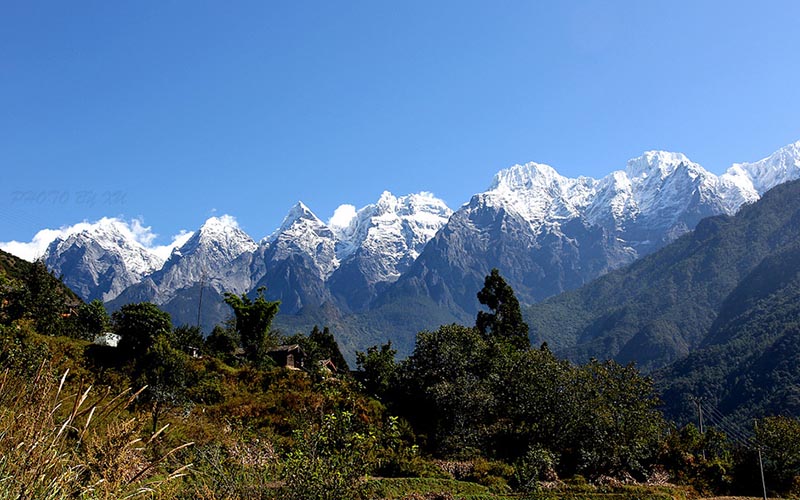 Trail above Tiger Leaping Gorge